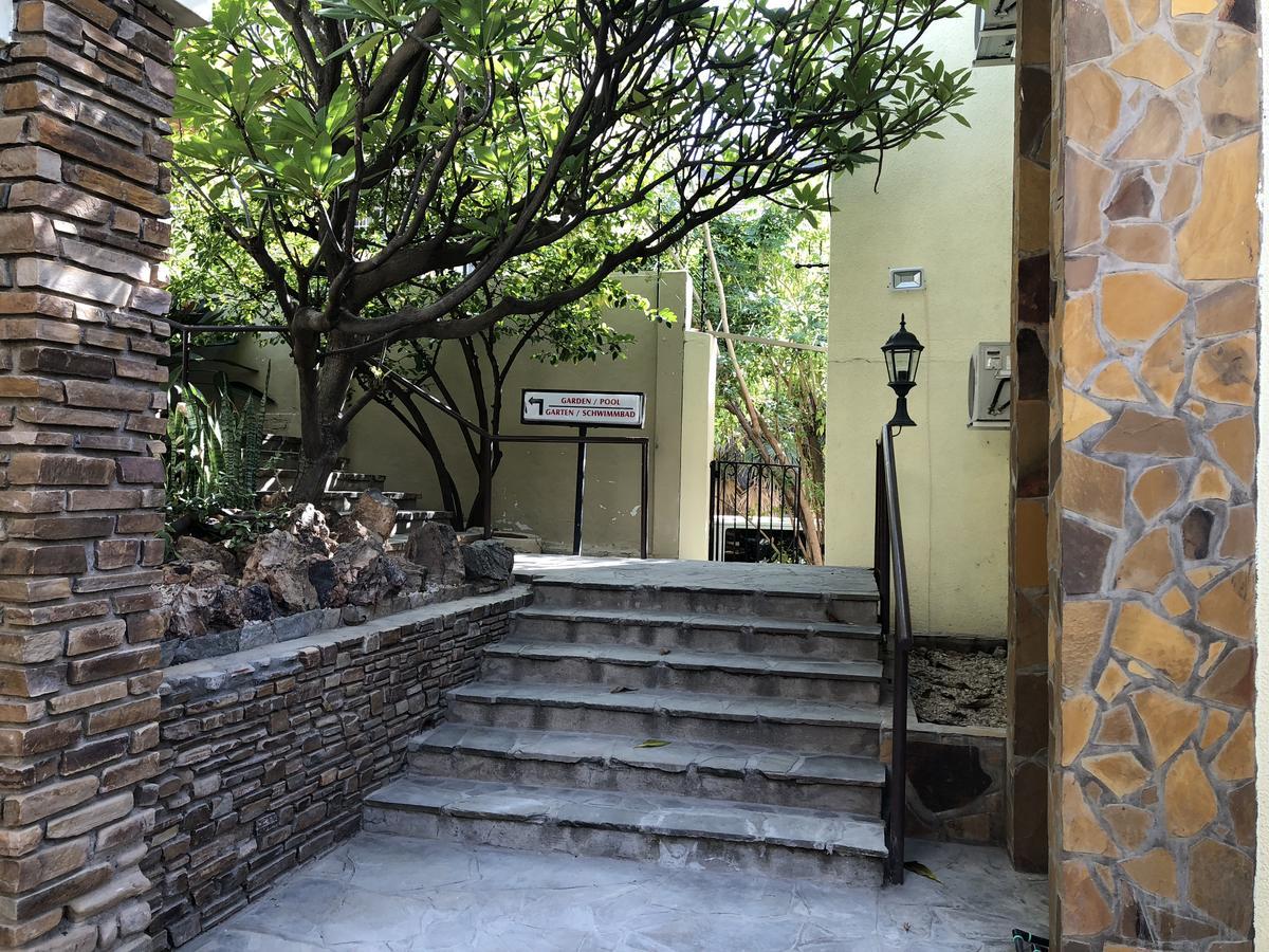 Hotel Pension Steiner Windhoek Exterior foto