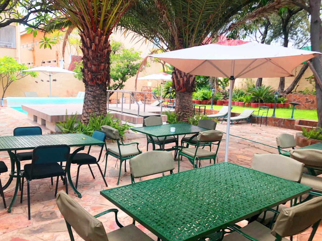 Hotel Pension Steiner Windhoek Exterior foto