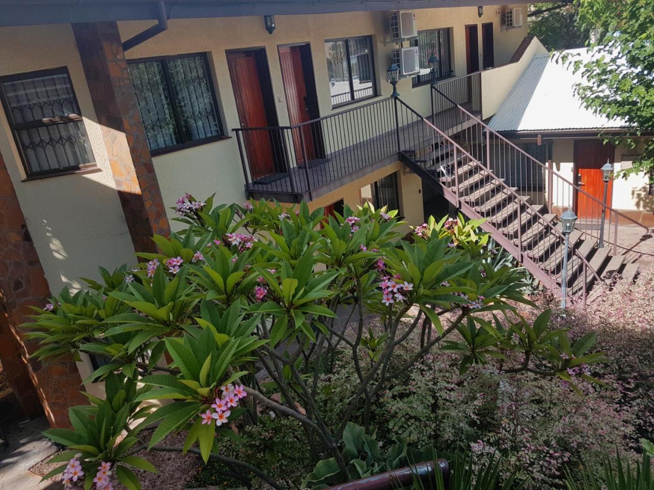 Hotel Pension Steiner Windhoek Exterior foto